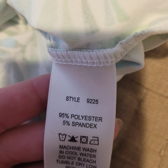 Tahari Palm Print Soft Pajama Set Size Small - Picture 6 of 6